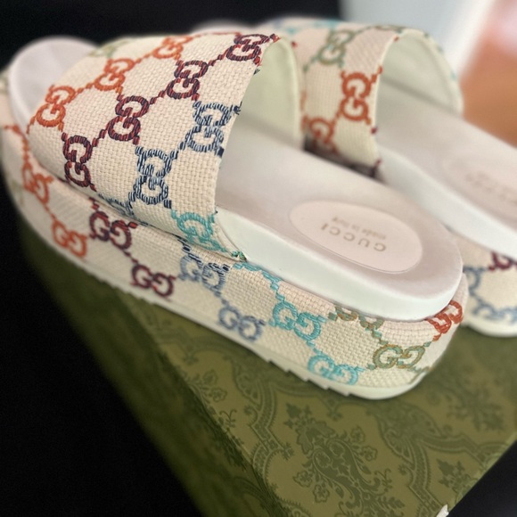 Colorful Patterned Platform Slides - Picture 5 of 9